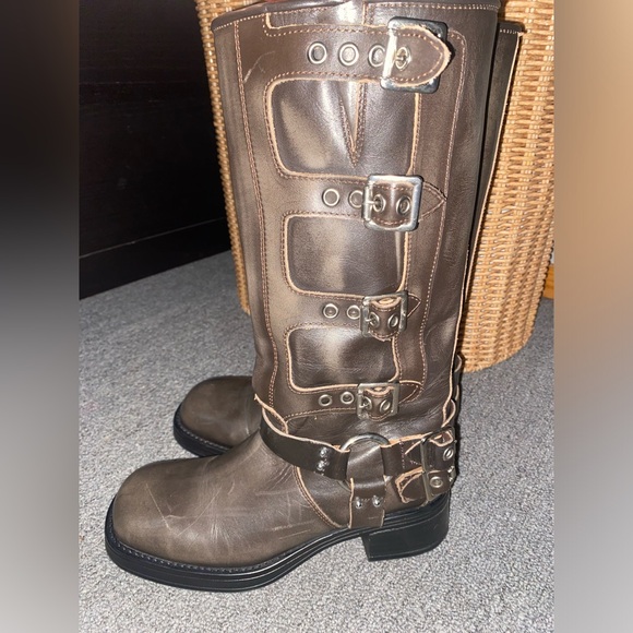 Rocky Brown Distressed Steve Madden Knee High Boots - Picture 1 of 3